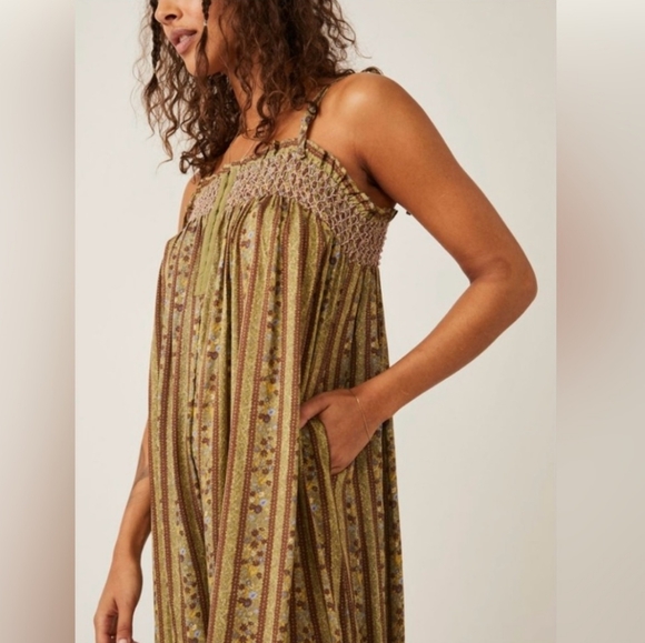 Free People rule the world romper - Picture 4 of 6